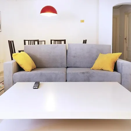 110 Alberca 7-6 دينايا